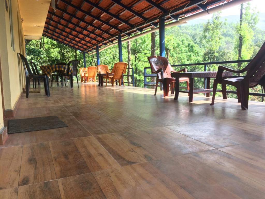 Cloud 9 Homestay Attigundi ภายนอก รูปภาพ